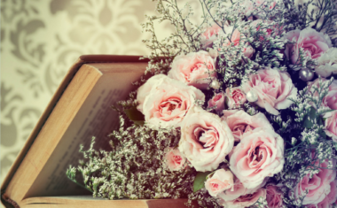 Stunning Cascading Bouquets for Elegant Weddings