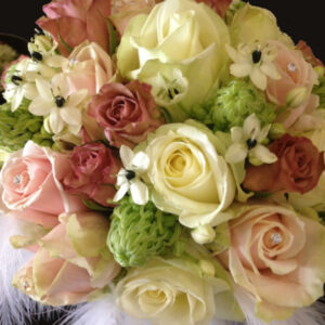 mixed roses brides bouquet
