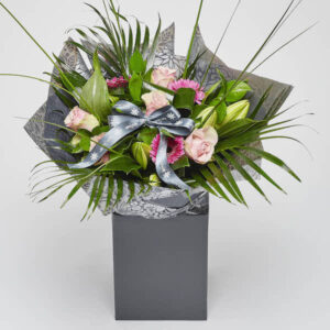 roses lilies and gerbera bouquet of flowers