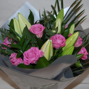 roses lily bouquet online