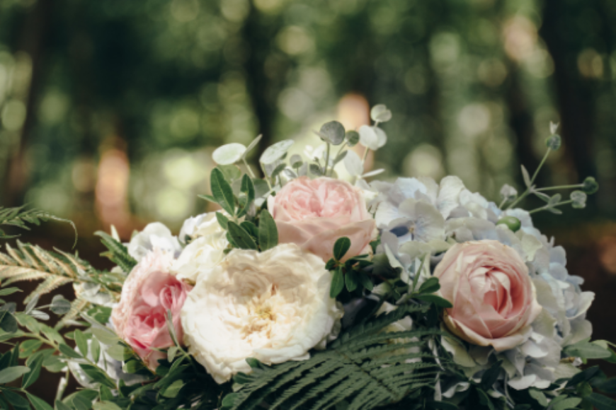 Soft Neutrals for Understated Wedding Flowers in Sheffield
